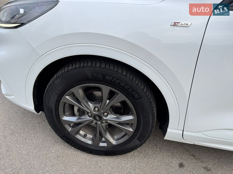 Внедорожник / Кроссовер Ford Kuga 2021 в Днепре