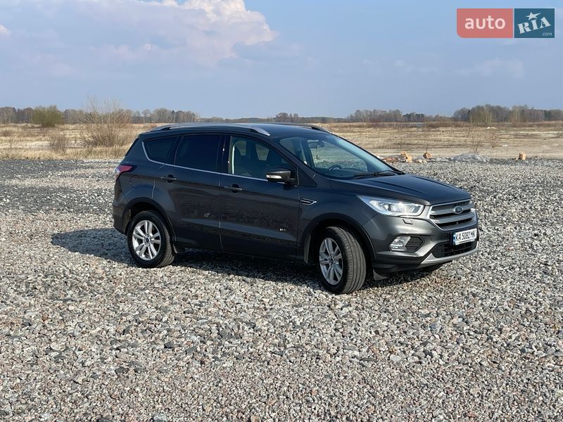 Внедорожник / Кроссовер Ford Kuga 2018 в Киеве