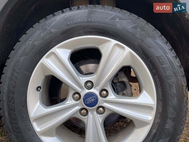 Внедорожник / Кроссовер Ford Kuga 2013 в Киеве