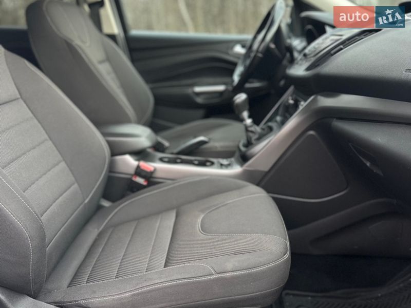 Позашляховик / Кросовер Ford Kuga 2016 в Бахмачі