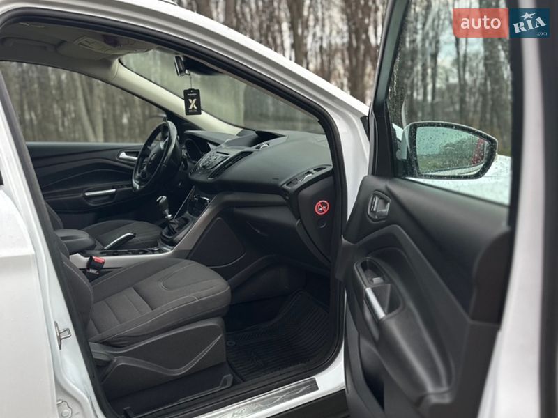 Позашляховик / Кросовер Ford Kuga 2016 в Бахмачі