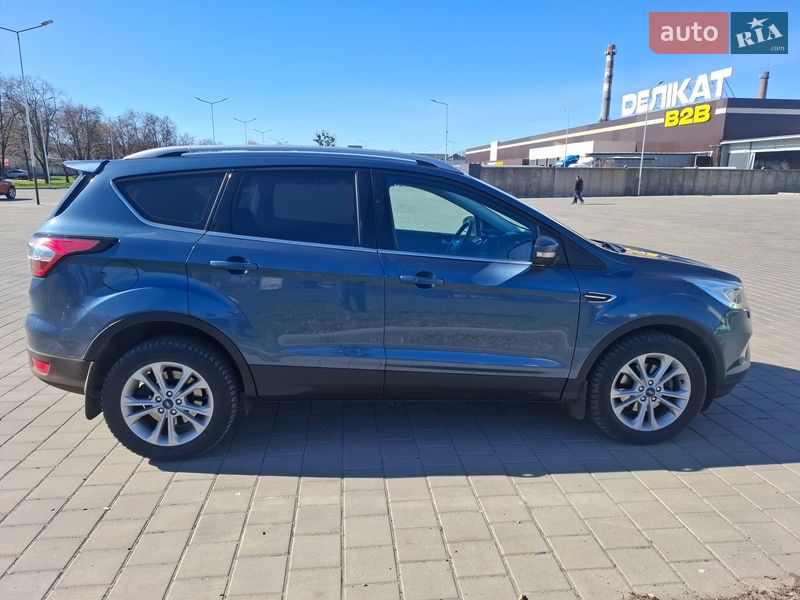 Позашляховик / Кросовер Ford Kuga 2019 в Черкасах