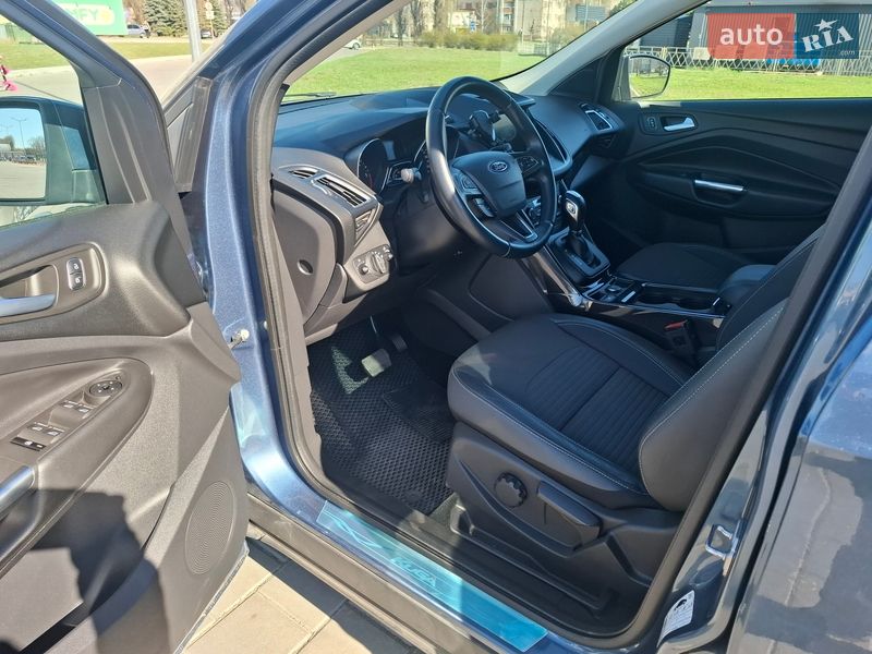 Позашляховик / Кросовер Ford Kuga 2019 в Черкасах