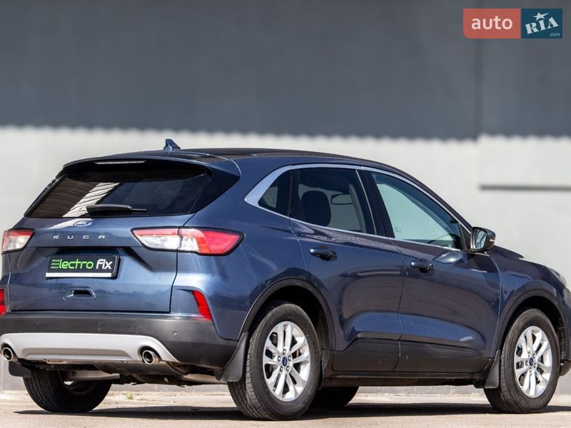 Внедорожник / Кроссовер Ford Kuga 2020 в Львове