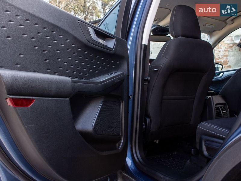 Внедорожник / Кроссовер Ford Kuga 2020 в Львове