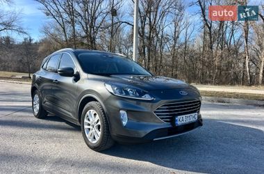Позашляховик / Кросовер Ford Kuga 2021 в Києві