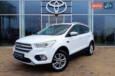 Позашляховик / Кросовер Ford Kuga 2019 в Києві