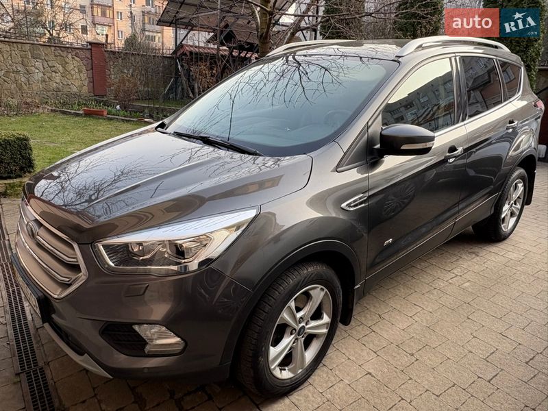 Позашляховик / Кросовер Ford Kuga 2017 в Львові