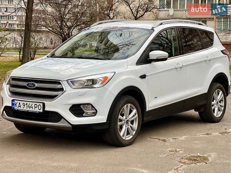 Внедорожник / Кроссовер Ford Kuga 2016 в Киеве фото 2 Внедорожник / Кроссовер Ford Kuga 2016 в Киеве