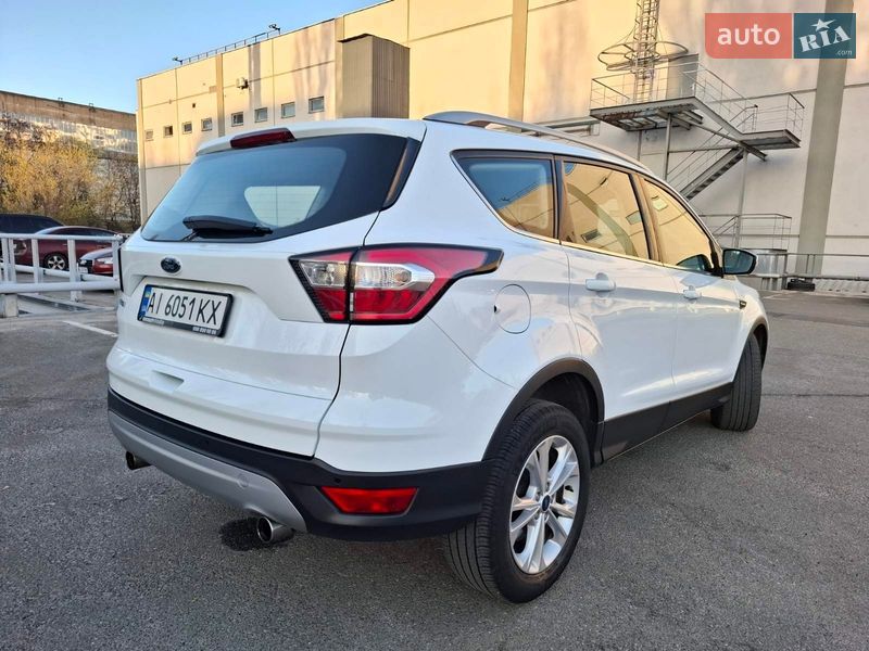 Позашляховик / Кросовер Ford Kuga 2019 в Києві