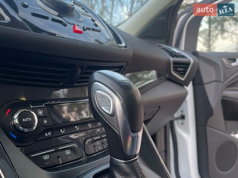 Позашляховик / Кросовер Ford Kuga 2015 в Житомирі