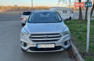 Позашляховик / Кросовер Ford Kuga 2019 в Києві