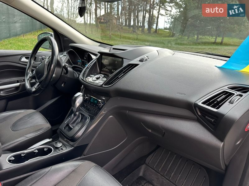 Внедорожник / Кроссовер Ford Kuga 2015 в Львове
