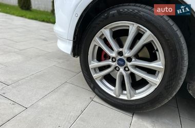 Внедорожник / Кроссовер Ford Kuga 2015 в Львове