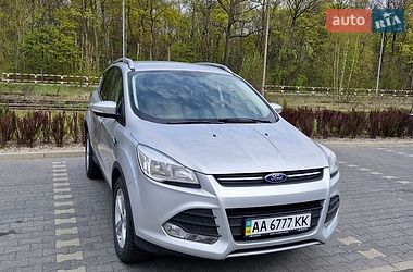 Позашляховик / Кросовер Ford Kuga 2013 в Києві