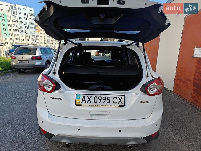 Позашляховик / Кросовер Ford Kuga 2012 в Харкові