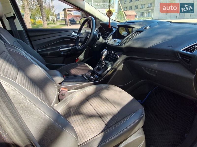 Внедорожник / Кроссовер Ford Kuga 2019 в Миргороде
