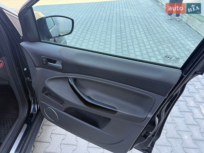 Позашляховик / Кросовер Ford Kuga 2012 в Львові