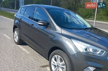 Позашляховик / Кросовер Ford Kuga 2017 в Львові