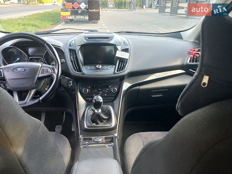 Позашляховик / Кросовер Ford Kuga 2017 в Львові