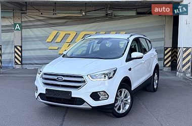 Позашляховик / Кросовер Ford Kuga 2019 в Києві