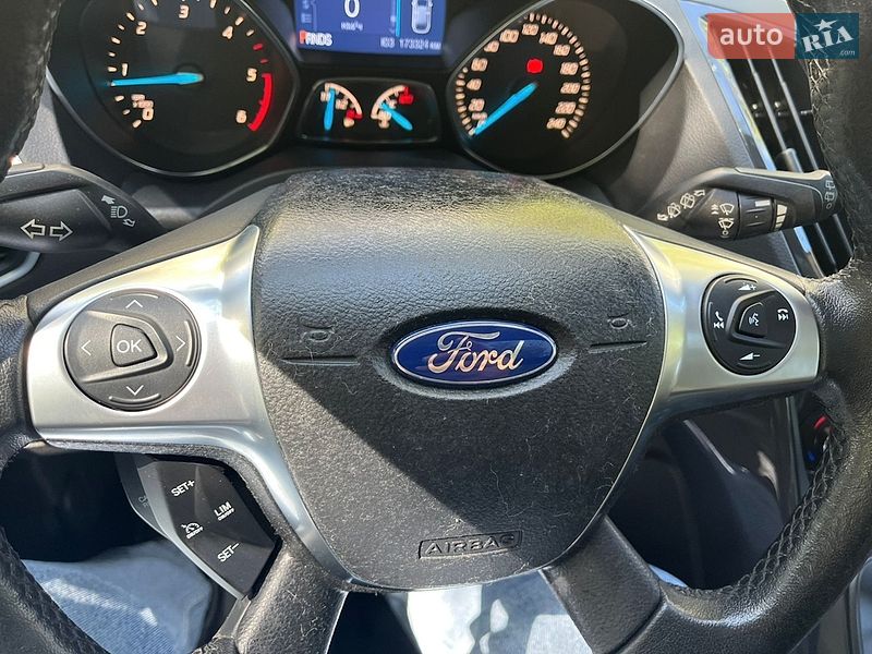 Позашляховик / Кросовер Ford Kuga 2014 в Чернівцях