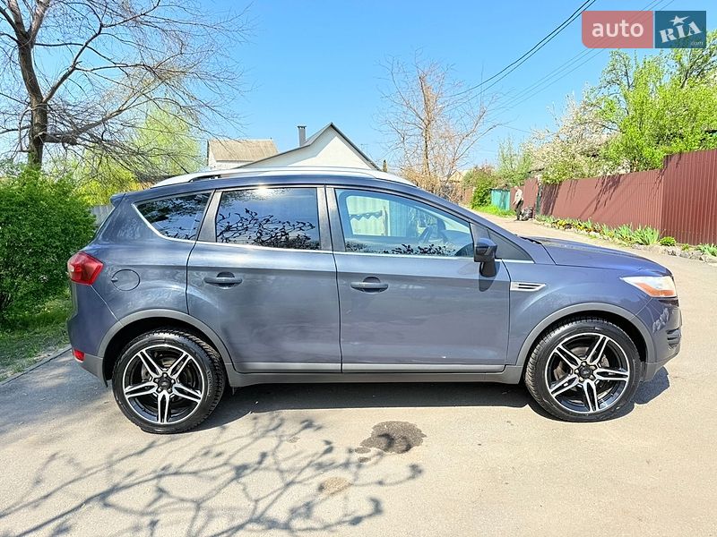 Внедорожник / Кроссовер Ford Kuga 2011 в Харькове