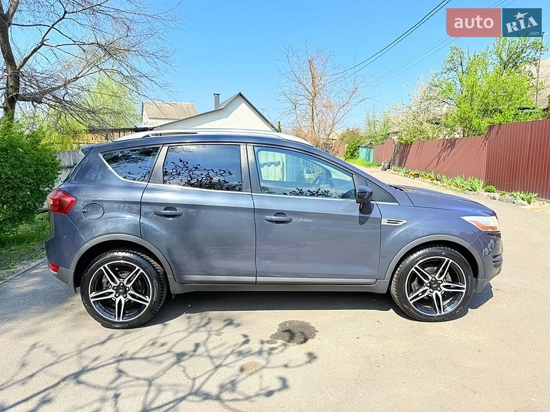 Внедорожник / Кроссовер Ford Kuga 2011 в Харькове