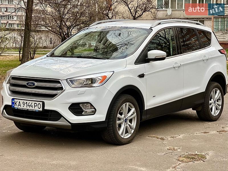 Внедорожник / Кроссовер Ford Kuga 2016 в Киеве