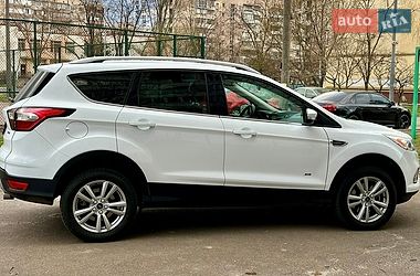 Внедорожник / Кроссовер Ford Kuga 2016 в Киеве