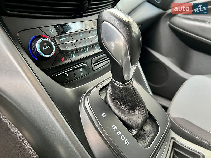 Внедорожник / Кроссовер Ford Kuga 2016 в Киеве