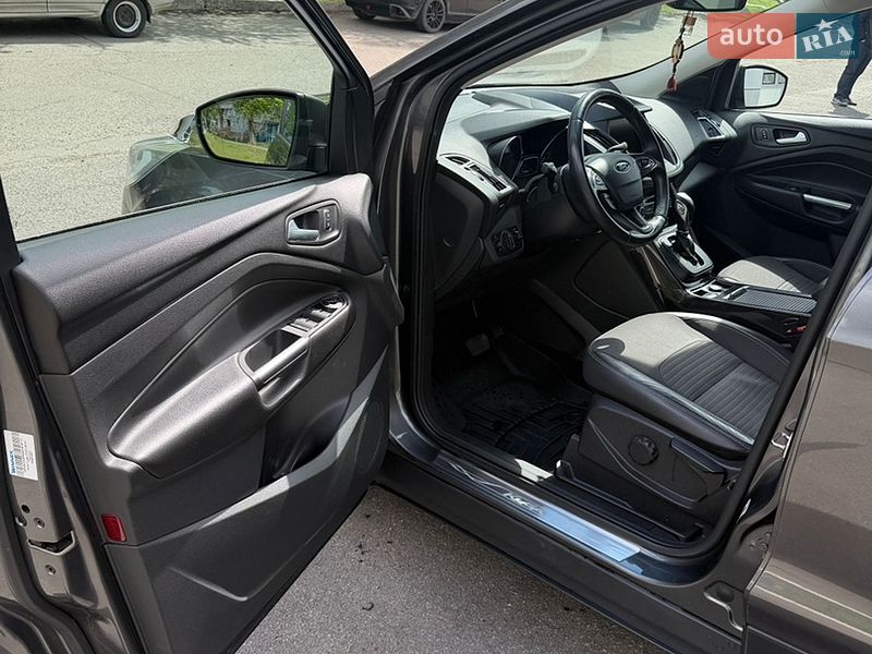Позашляховик / Кросовер Ford Kuga 2019 в Дніпрі