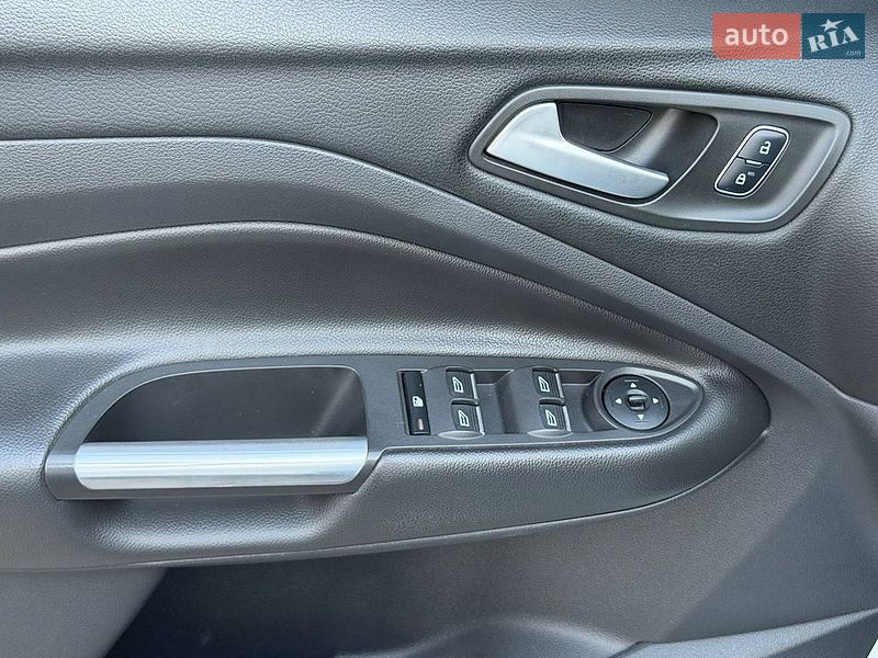 Позашляховик / Кросовер Ford Kuga 2017 в Дніпрі
