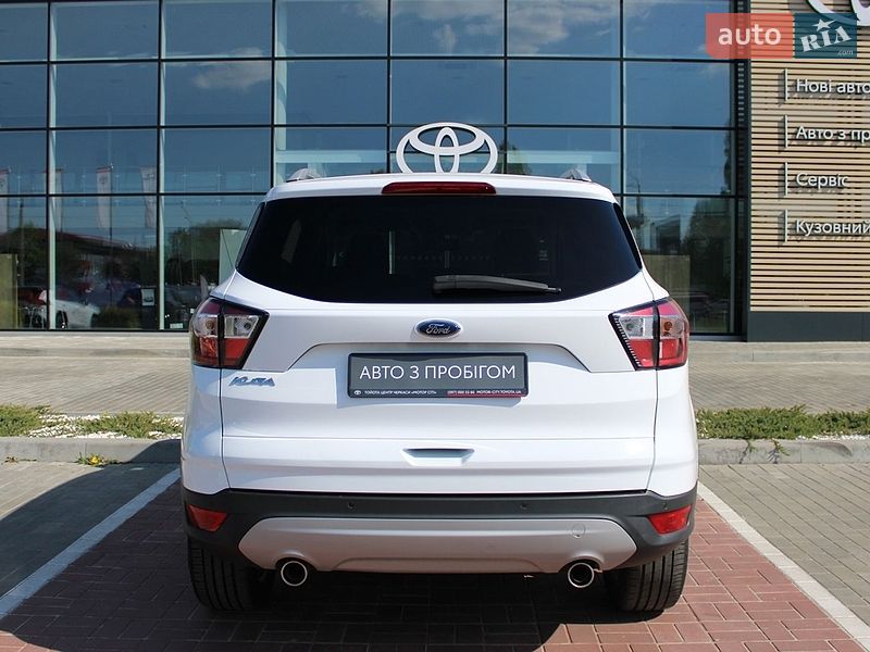Внедорожник / Кроссовер Ford Kuga 2017 в Черкассах