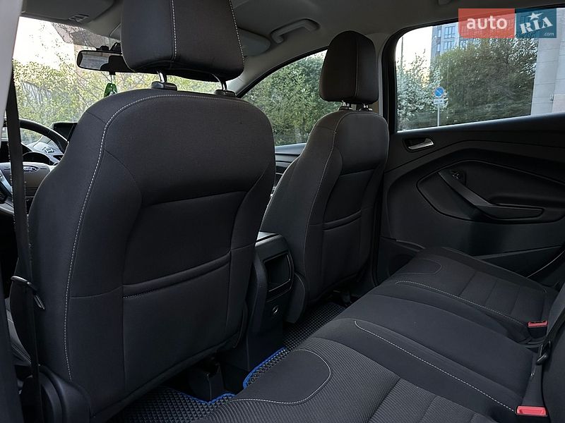 Позашляховик / Кросовер Ford Kuga 2015 в Чернігові