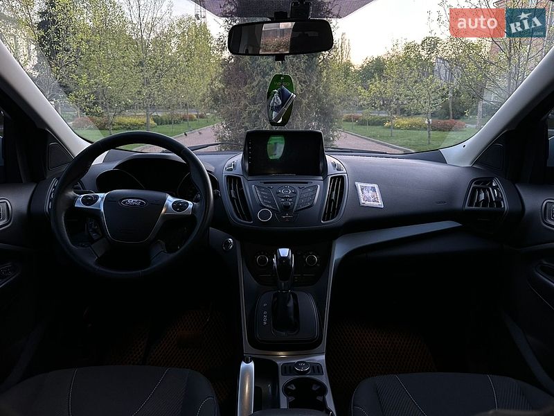 Позашляховик / Кросовер Ford Kuga 2015 в Чернігові