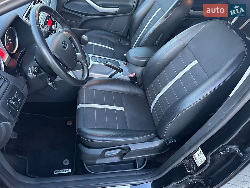 Внедорожник / Кроссовер Ford Kuga 2012 в Луцке