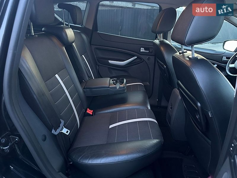 Внедорожник / Кроссовер Ford Kuga 2012 в Луцке
