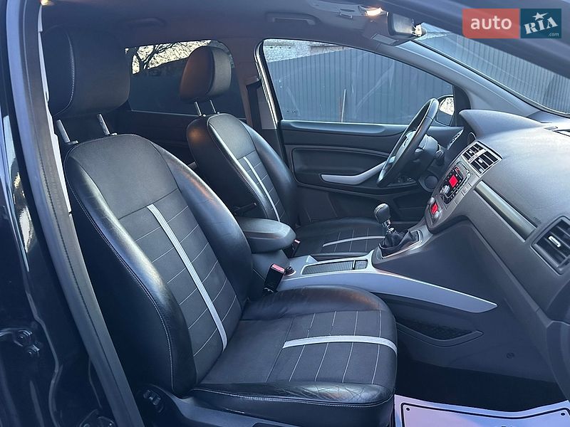 Внедорожник / Кроссовер Ford Kuga 2012 в Луцке