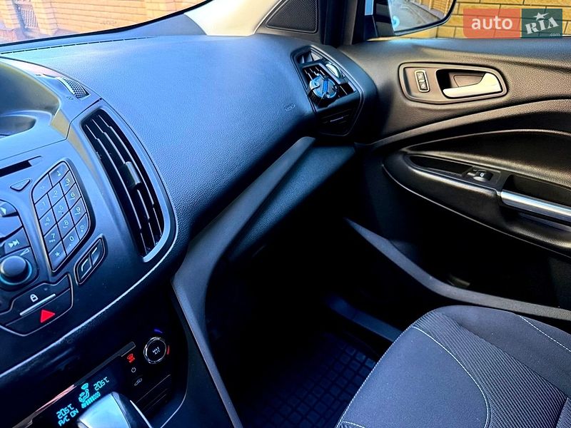 Внедорожник / Кроссовер Ford Kuga 2013 в Хмельницком