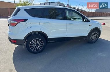 Внедорожник / Кроссовер Ford Kuga 2017 в Измаиле