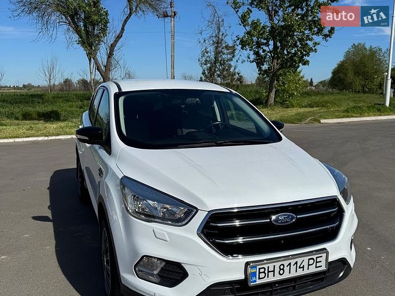 Внедорожник / Кроссовер Ford Kuga 2017 в Измаиле