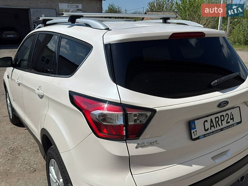 Позашляховик / Кросовер Ford Kuga 2016 в Решетилівці