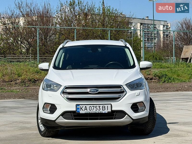 Внедорожник / Кроссовер Ford Kuga 2019 в Черкассах