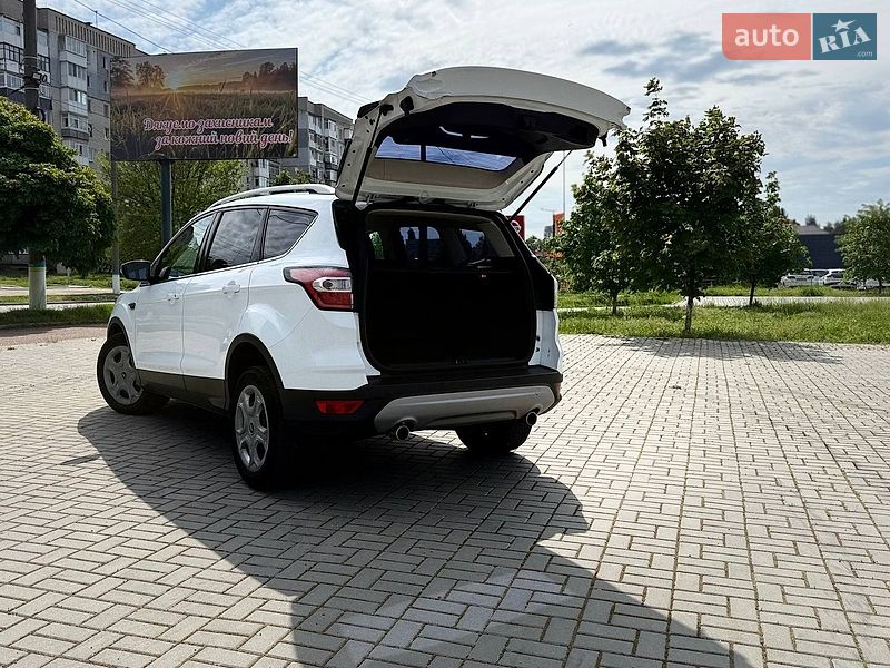 Позашляховик / Кросовер Ford Kuga 2019 в Кропивницькому