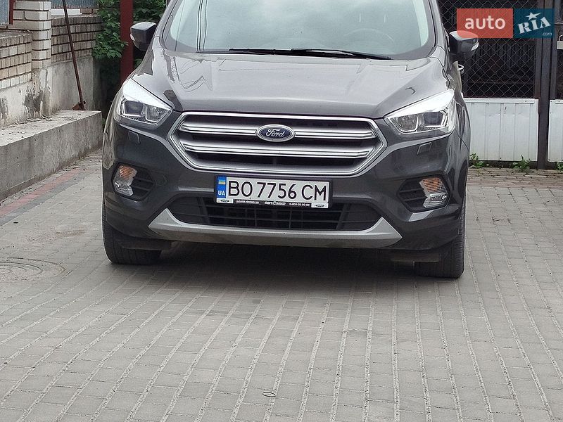 Внедорожник / Кроссовер Ford Kuga 2019 в Тернополе