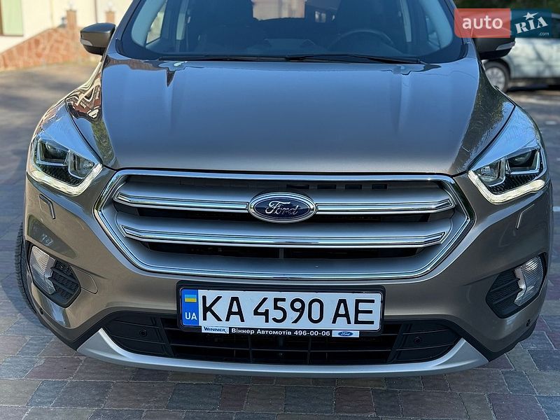 Внедорожник / Кроссовер Ford Kuga 2019 в Тернополе