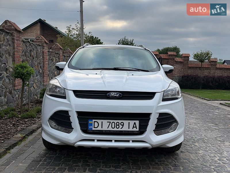 Позашляховик / Кросовер Ford Kuga 2015 в Львові