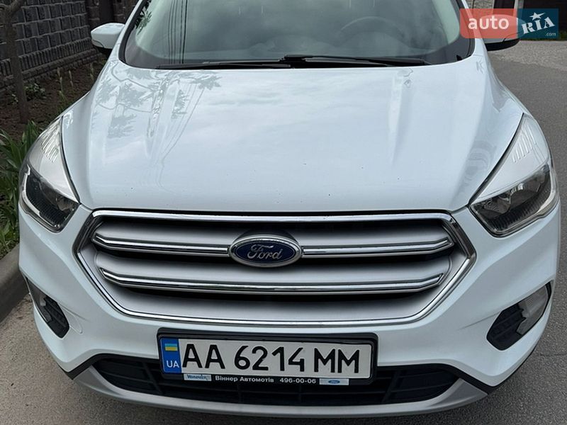 Внедорожник / Кроссовер Ford Kuga 2017 в Киеве