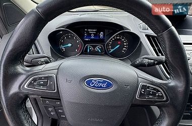 Внедорожник / Кроссовер Ford Kuga 2017 в Киеве